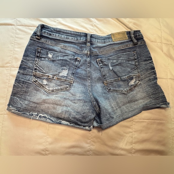 BKE Blue Distressed Jean Shorts with Frayed Hem - Picture 3 of 7
